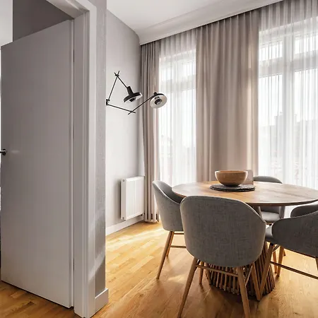 아파트 - Wisus 슈비노우이스쳬